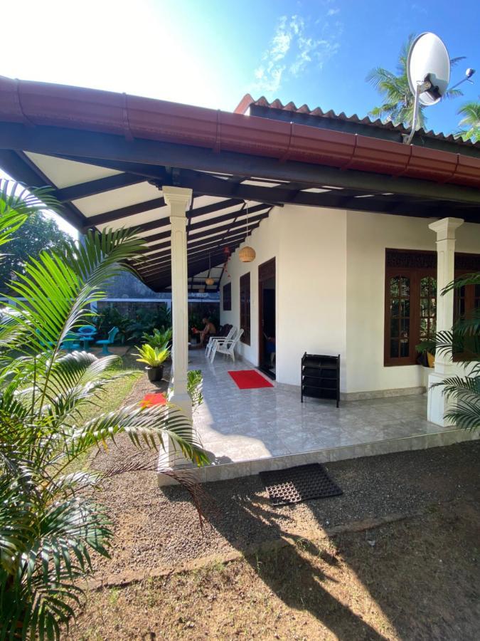 Mango Villa Hikkaduwa Esterno foto